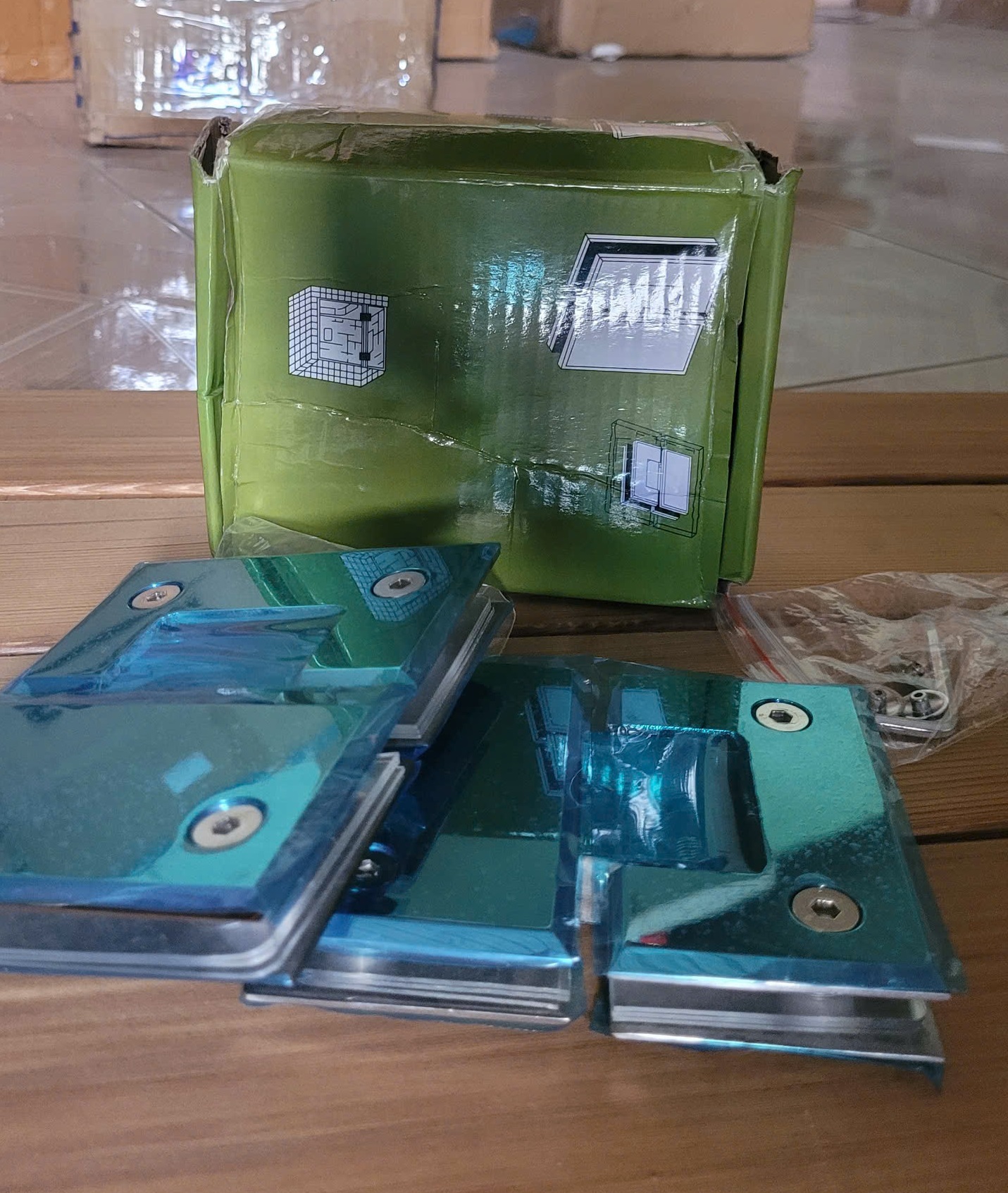 Lề Kính Kính 180 độ