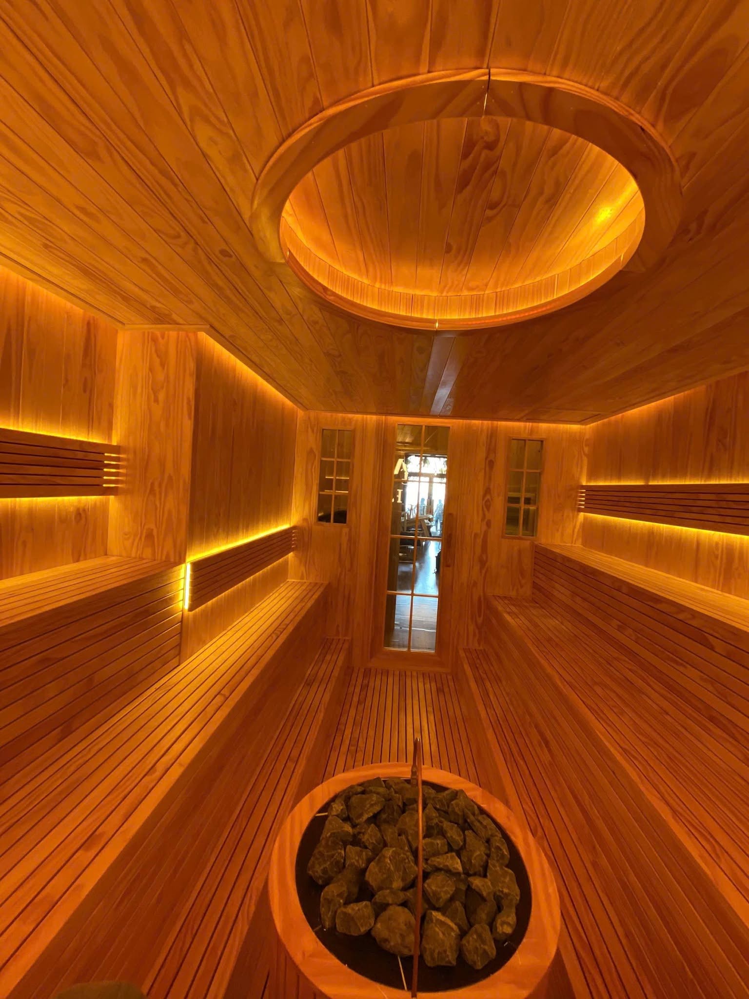 Máy sauna chính hãng lắp đặt trong phòng xông hơi